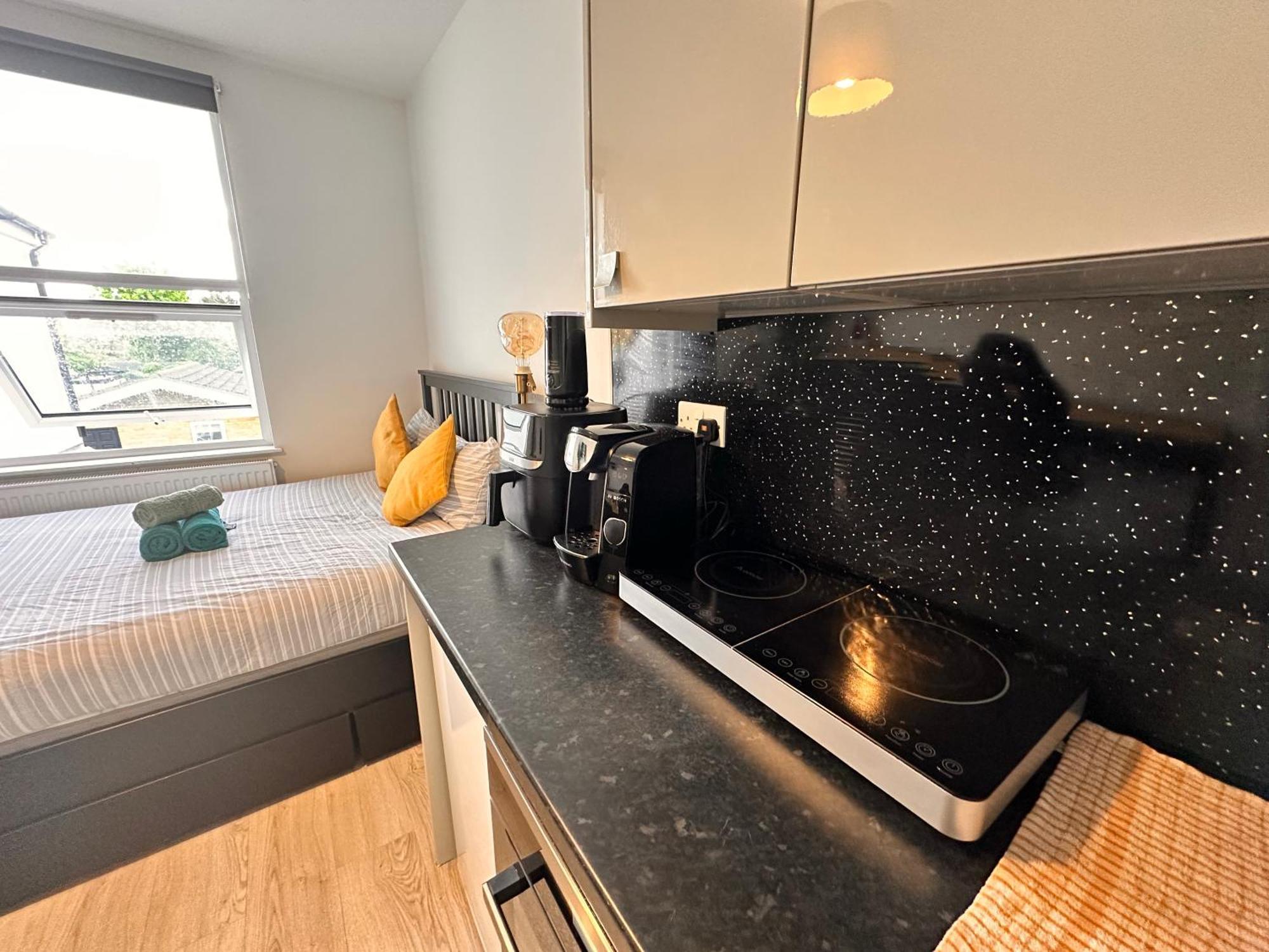 Lovely Self Contained Studio Now Available London Exterior photo